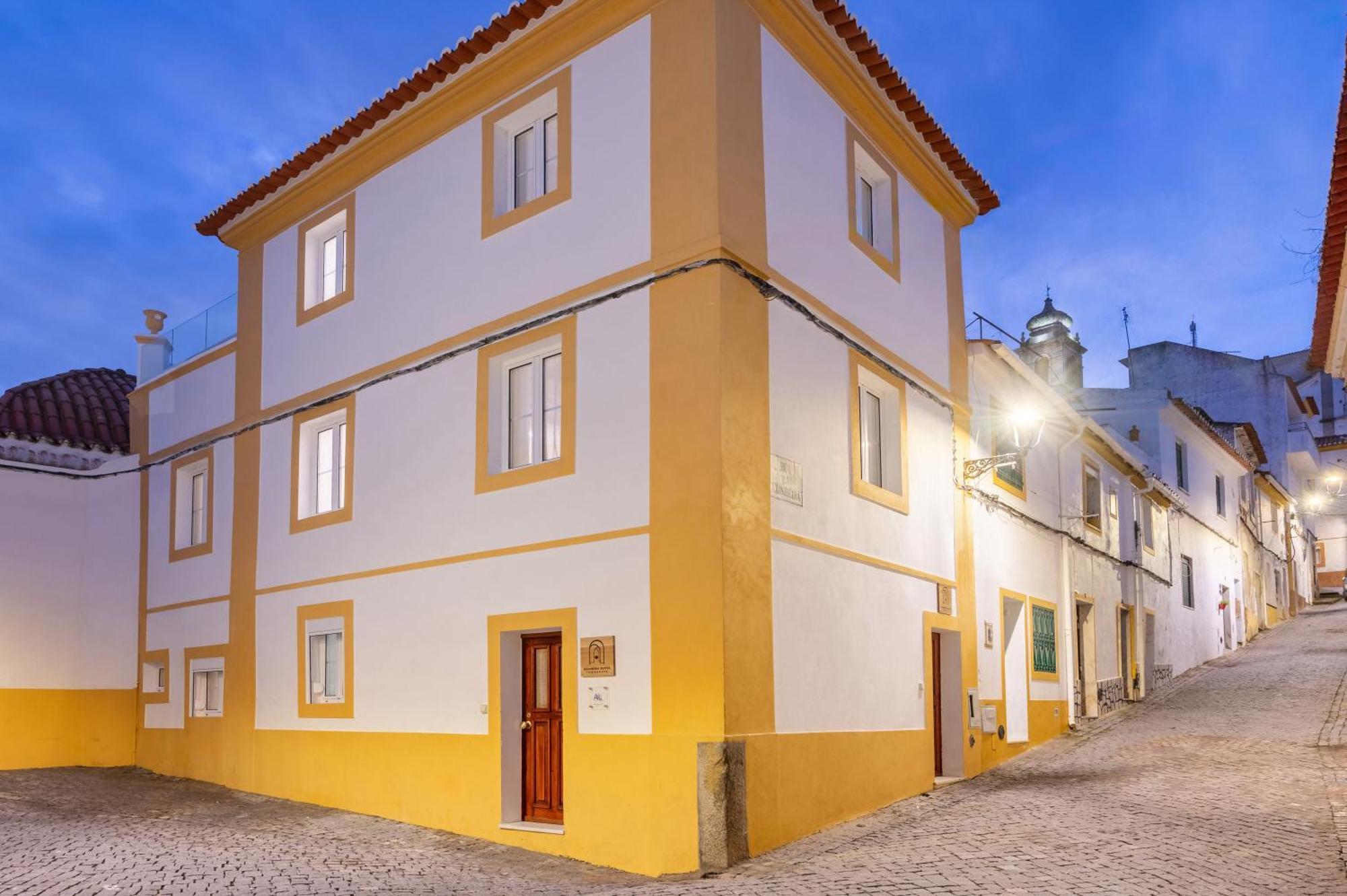 Azinheira Suites Townhouse - Alojamento Turistico (Adults Only) Elvas Εξωτερικό φωτογραφία